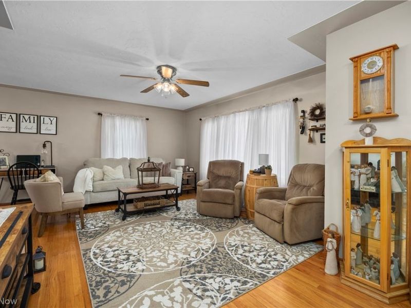 965 Gulf Road, Elyria, OH 44035 Photo 4