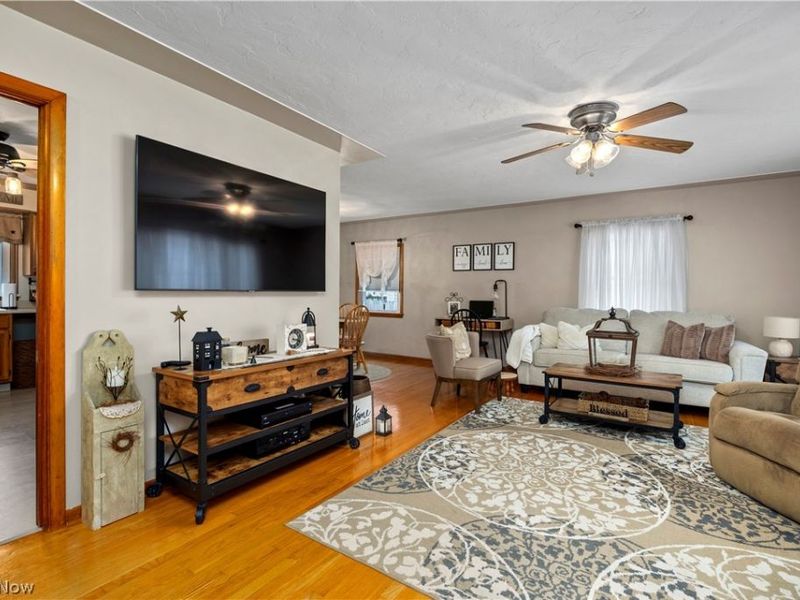 965 Gulf Road, Elyria, OH 44035 Photo 5