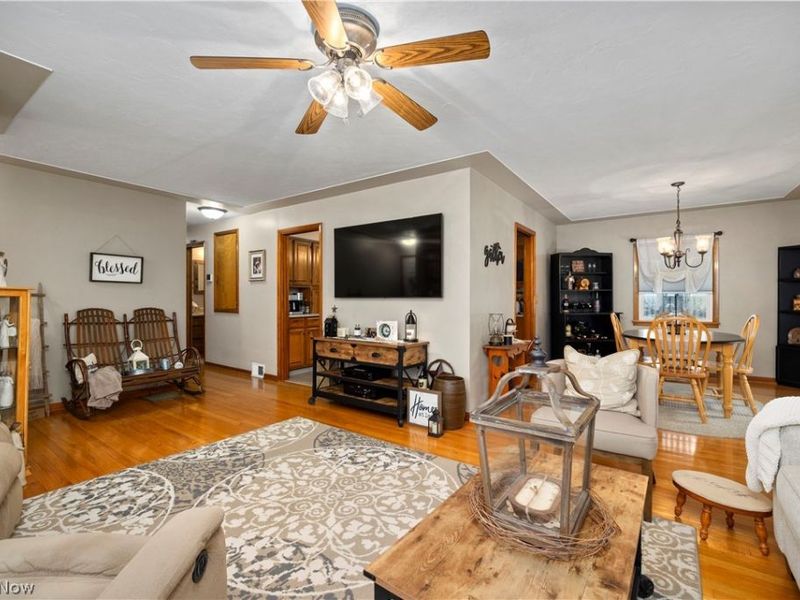 965 Gulf Road, Elyria, OH 44035 Photo 6