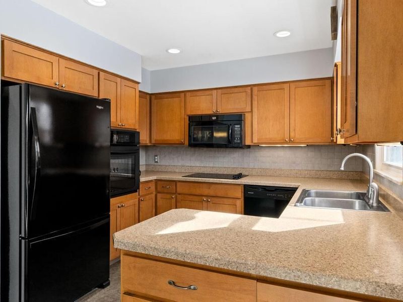 827 Inwood Place, Columbus, OH 43224 Photo 16