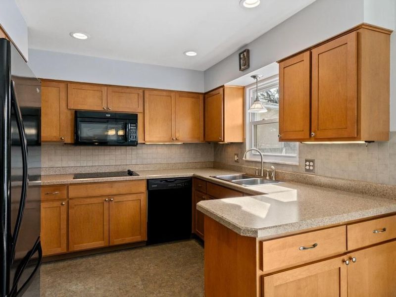 827 Inwood Place, Columbus, OH 43224 Photo 17