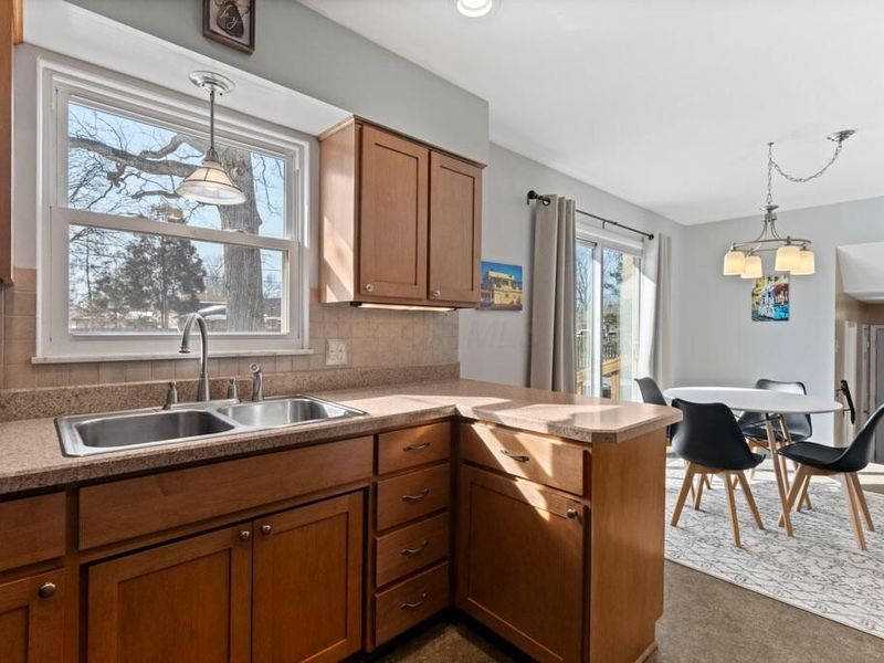 827 Inwood Place, Columbus, OH 43224 Photo 18