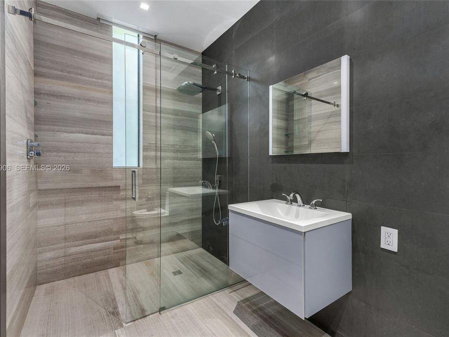 Property Image 76