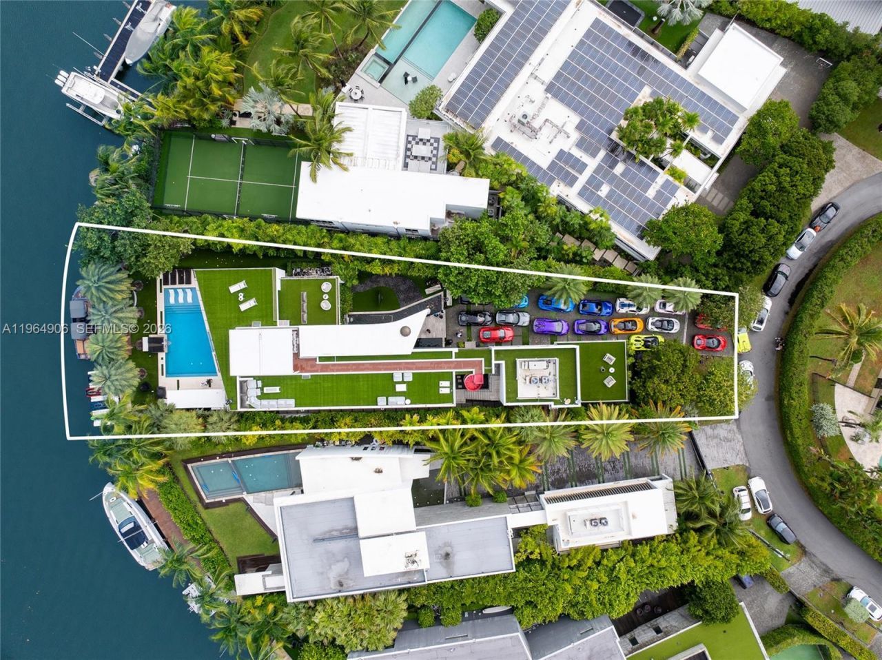 528 Lakeview Ct, Miami Beach, FL 33140 Photo