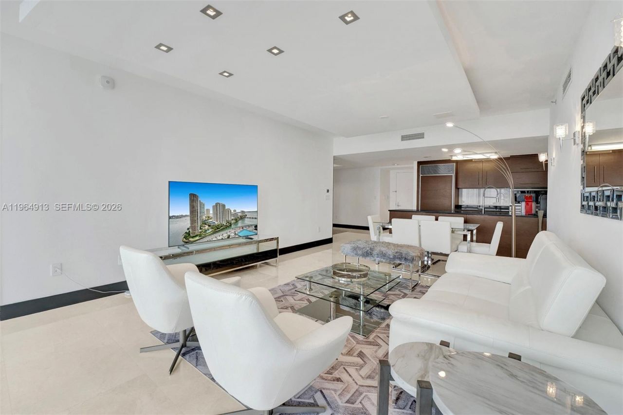 465 Brickell Ave , Unit 1905, Miami, FL 33131 Photo