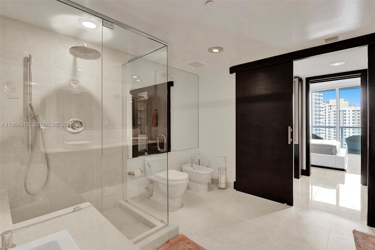 465 Brickell Ave , Unit 1905, Miami, FL 33131 Photo