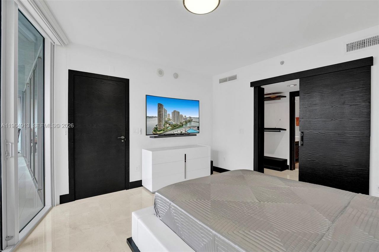 465 Brickell Ave , Unit 1905, Miami, FL 33131 Photo