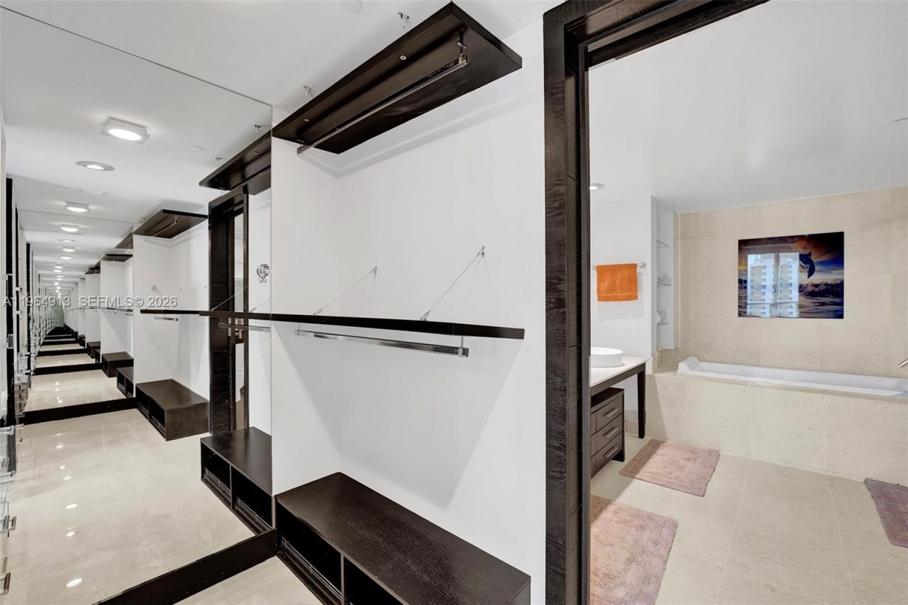 465 Brickell Ave , Unit 1905, Miami, FL 33131 Photo