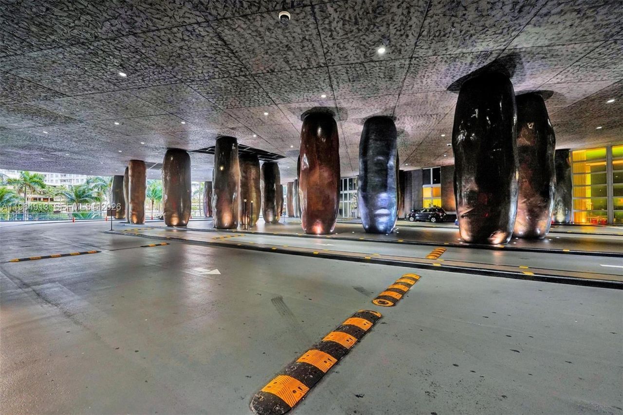 465 Brickell Ave , Unit 1905, Miami, FL 33131 Photo