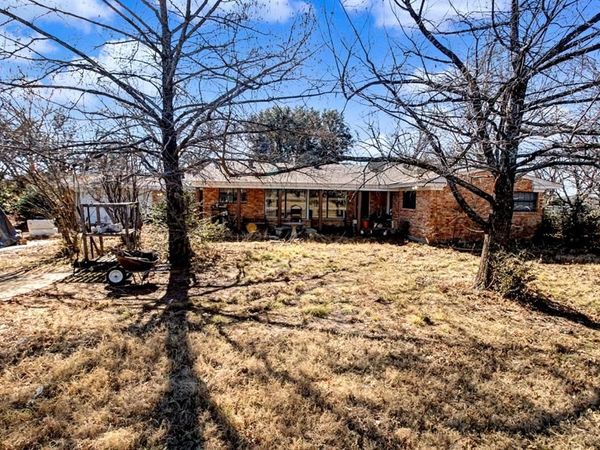 610 S Cardinal Road, Reno, TX 76020