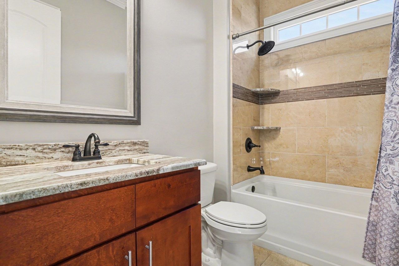 1121 Bluffton Ct. Photo 14