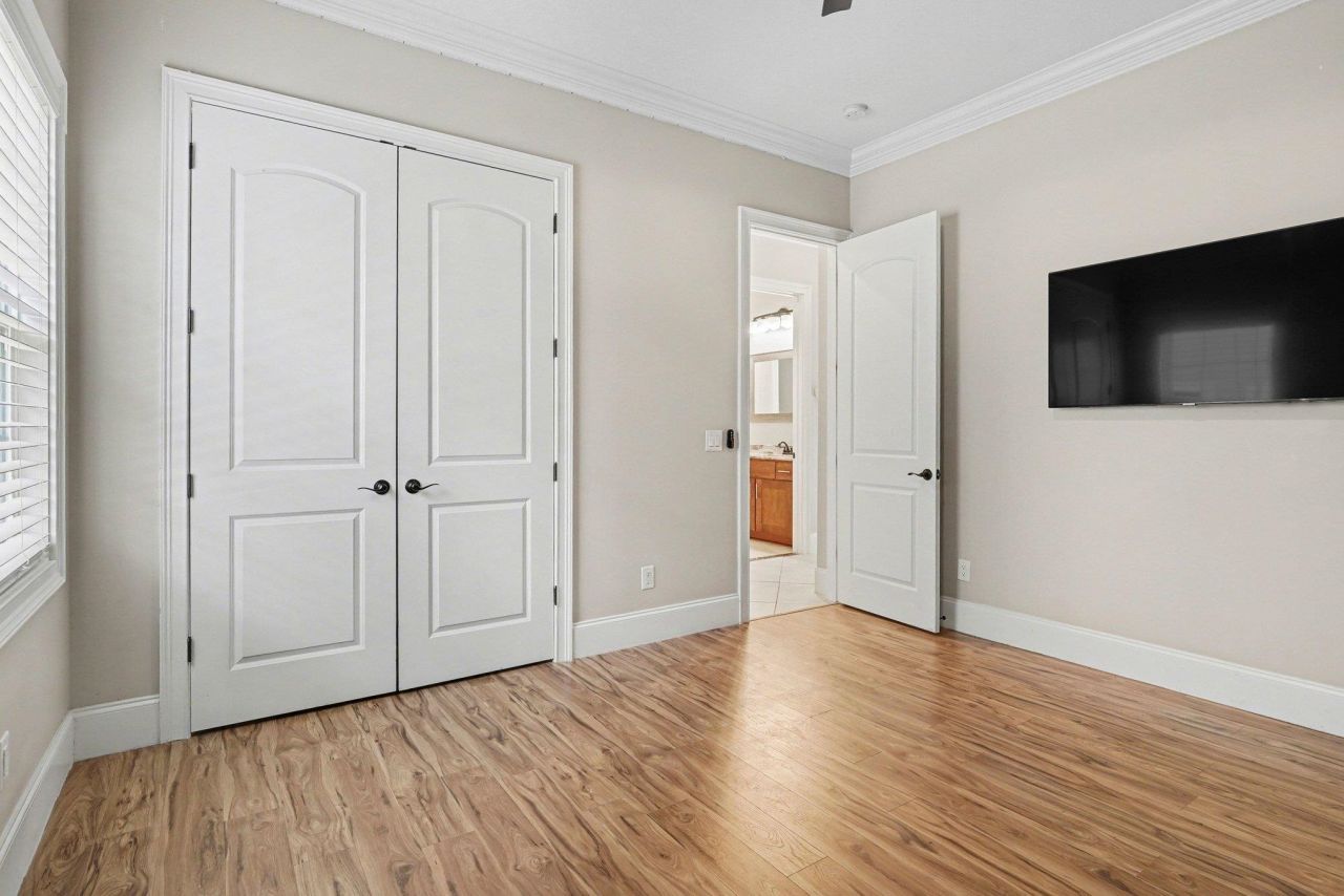 1121 Bluffton Ct. Photo 18