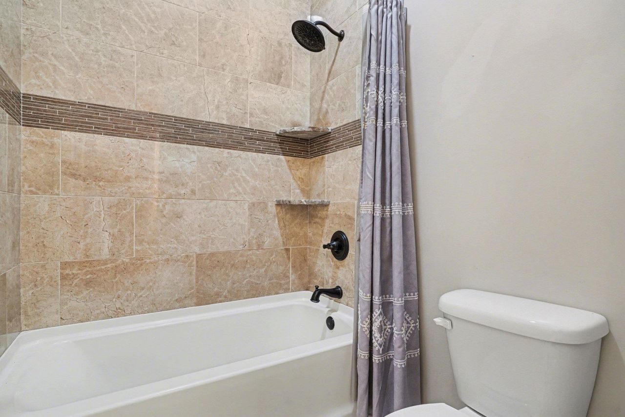 1121 Bluffton Ct. Photo 20