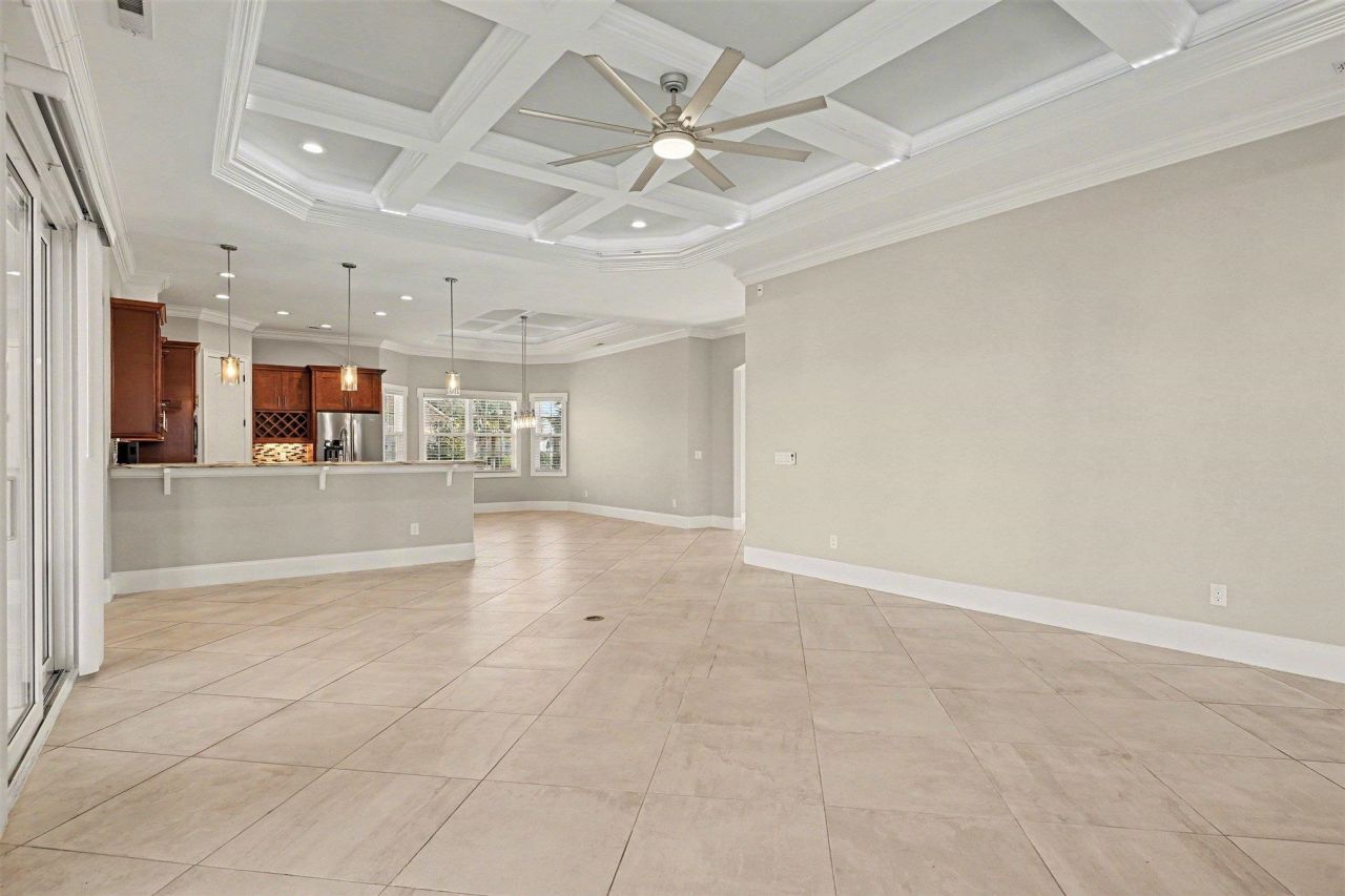 1121 Bluffton Ct. Photo 7