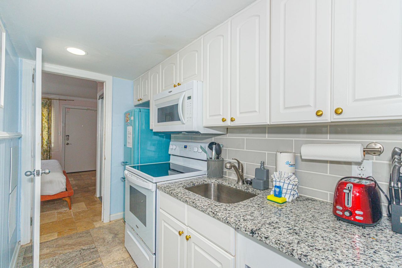 2001 S Ocean Blvd. S  Photo 16