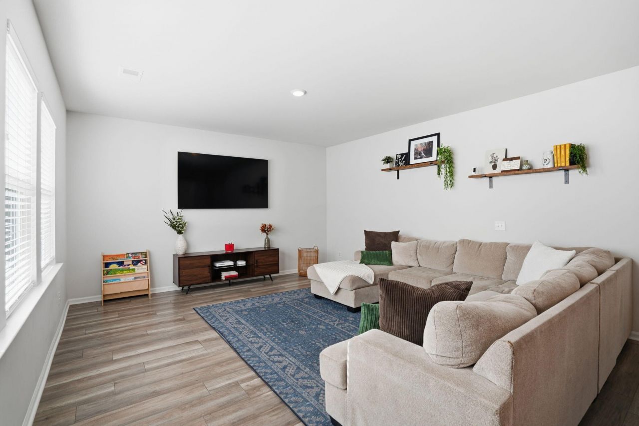 132 Red Bluff Street Photo 10