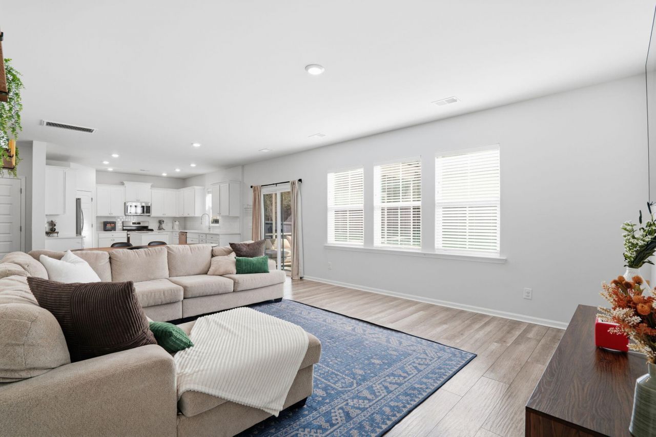 132 Red Bluff Street Photo 13