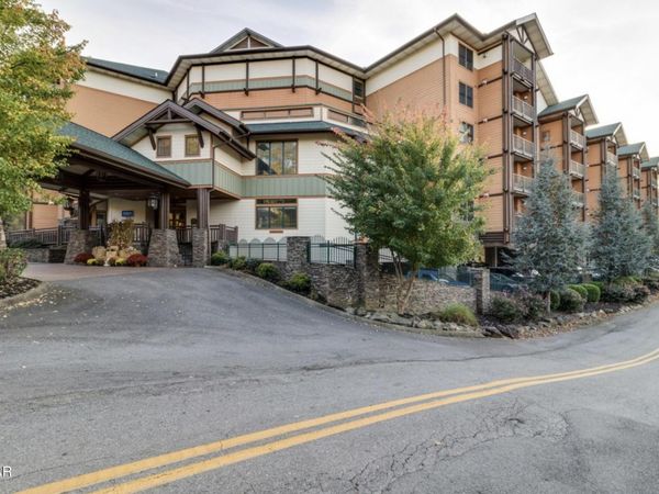 215 Woliss Lane, Gatlinburg, TN 37738