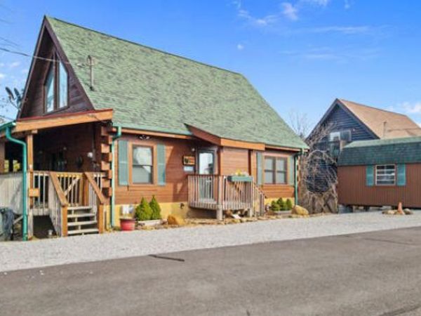 940 Buck Way, Sevierville, TN 37876