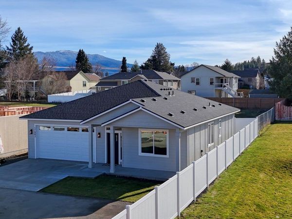 17802 E 3rd Ln, Spokane Valley, WA 99016