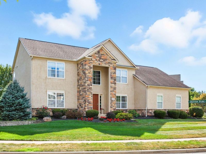 1001 Rutherglen Drive, Columbus, OH 43235 Photo 1