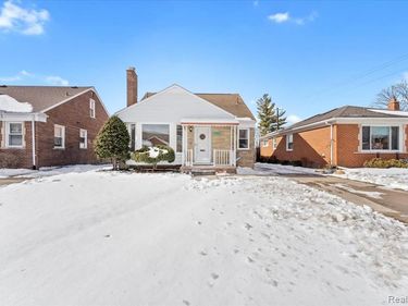 6740 Larme Avenue, Allen Park, MI 48101