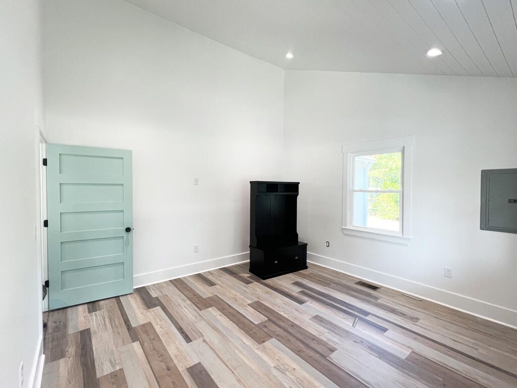 10573 Highway 78 Photo 26