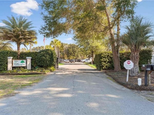 1025 Commercial Drive, Brunswick, GA 31525