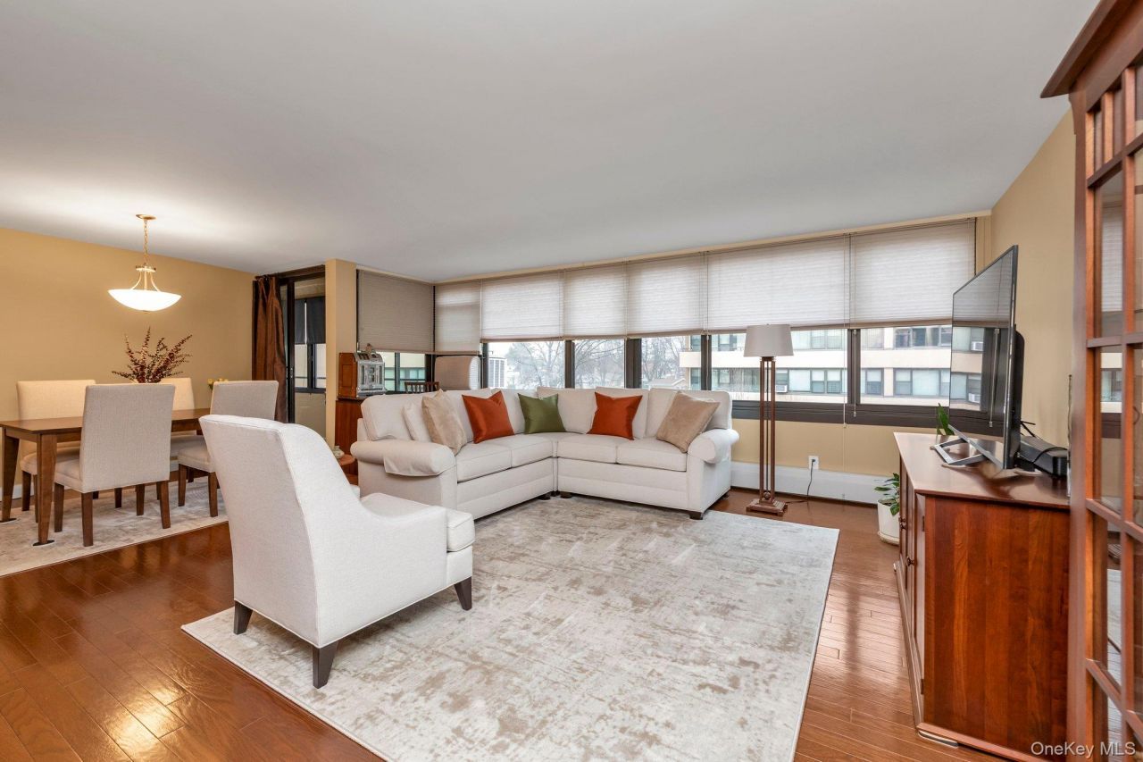 162 20 9 Avenue, Unit 6C, Beechhurst, NY 11357 Main Photo