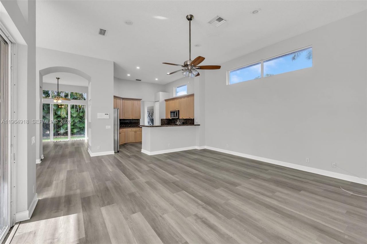 558 NW 118th Ave , Coral Springs, FL 33071 Photo