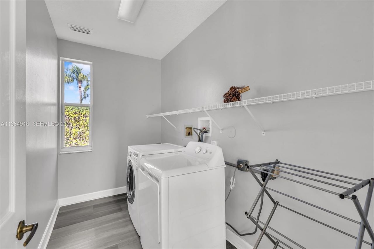 558 NW 118th Ave , Coral Springs, FL 33071 Photo