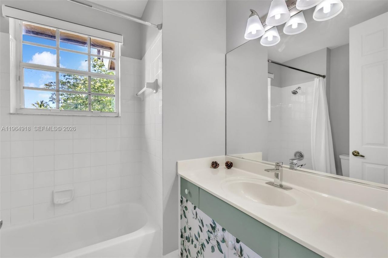 558 NW 118th Ave , Coral Springs, FL 33071 Photo