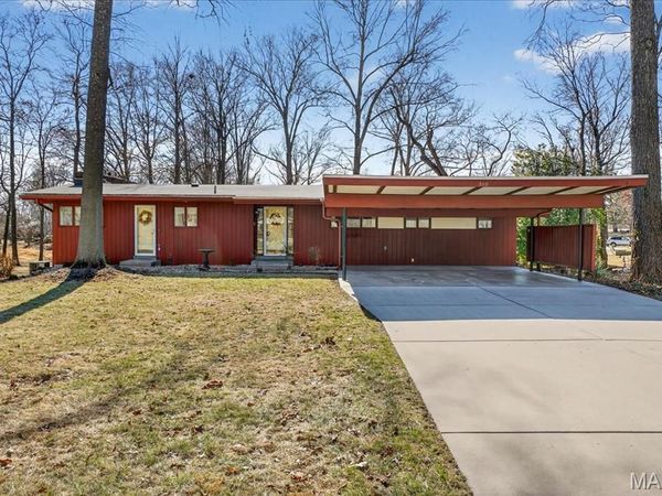 510 Gilmore Lake Road, Columbia, IL 62236