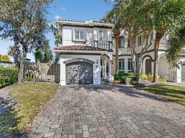 4040 Murano Bay Drive, Boynton Beach, FL 33435