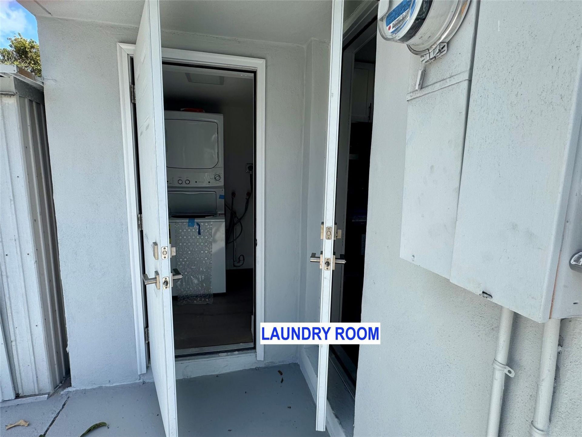 575 NW 139th Terrace, North Miami Beach, FL 33168 Photo