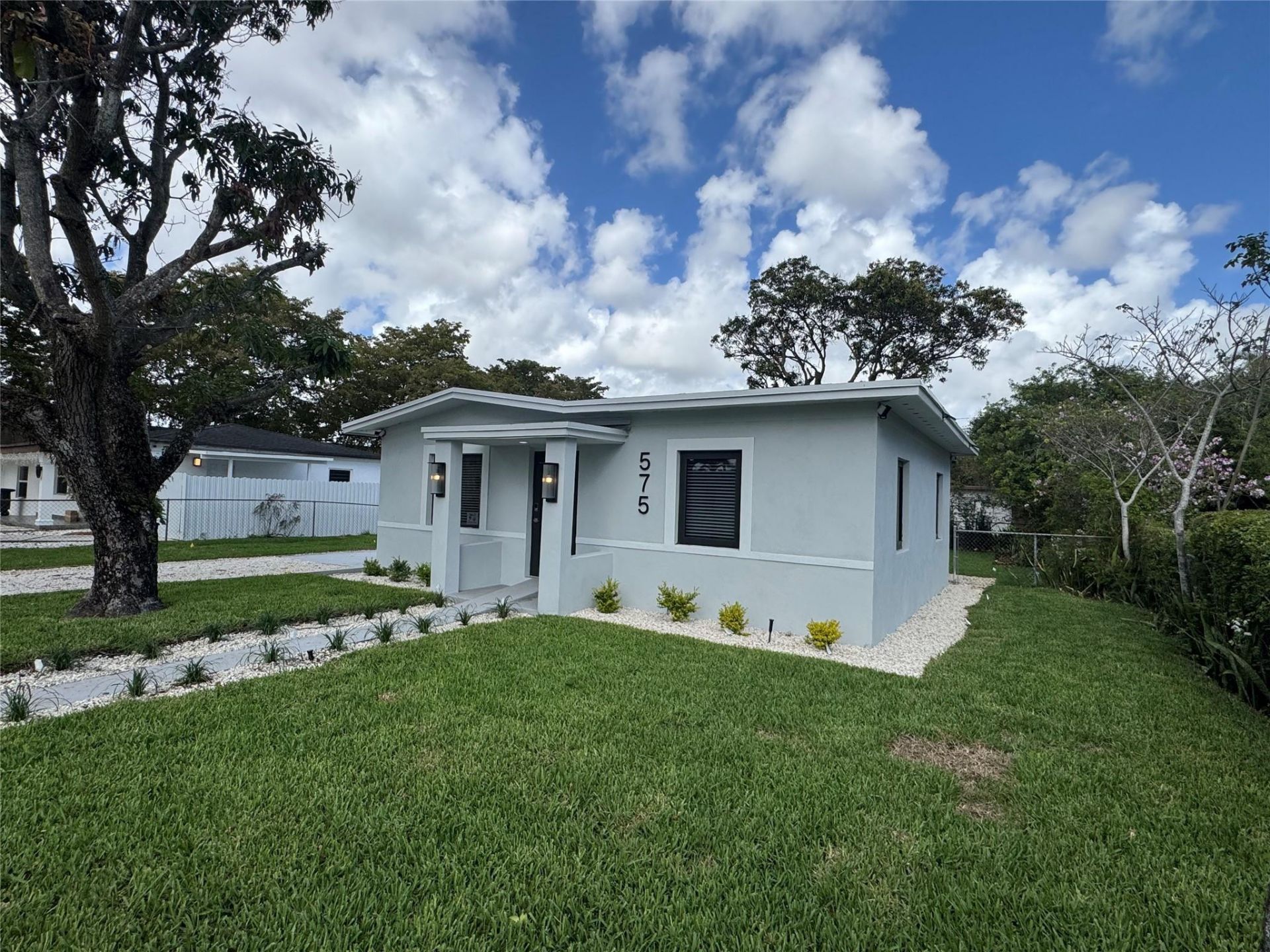 575 NW 139th Terrace, North Miami Beach, FL 33168 Photo