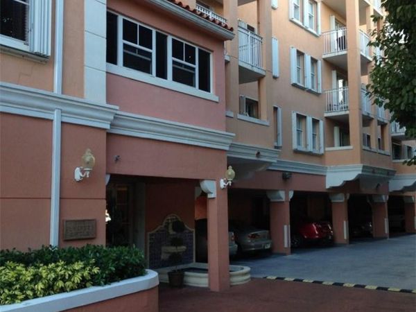 1 Alhambra Cir, Unit 407, Coral Gables, FL 33134