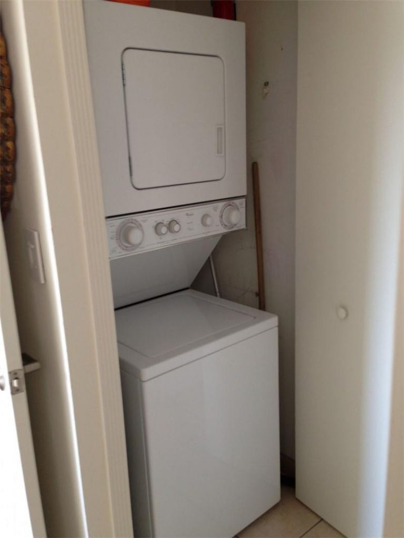 1 Alhambra Circle, Unit 407, Coral Gables, FL 33134 Photo