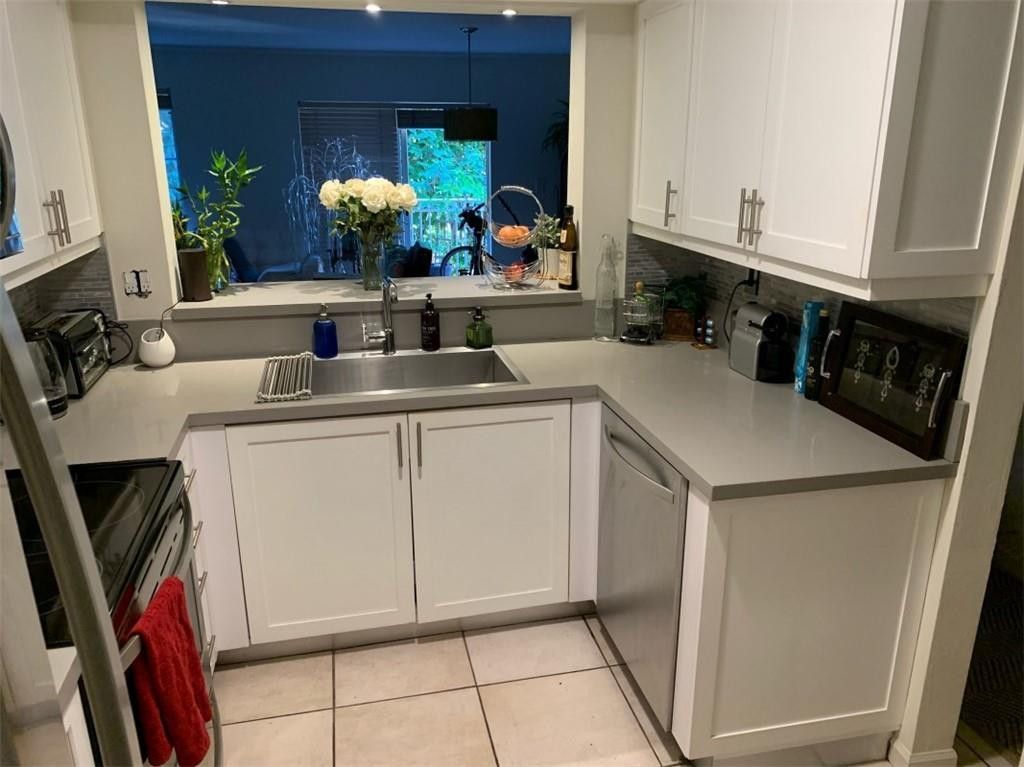 1 Alhambra Circle, Unit 407, Coral Gables, FL 33134 Photo