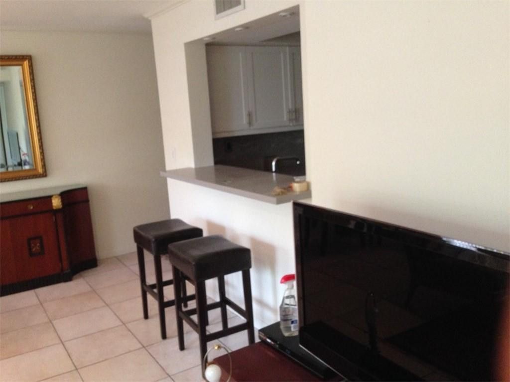 1 Alhambra Circle, Unit 407, Coral Gables, FL 33134 Photo