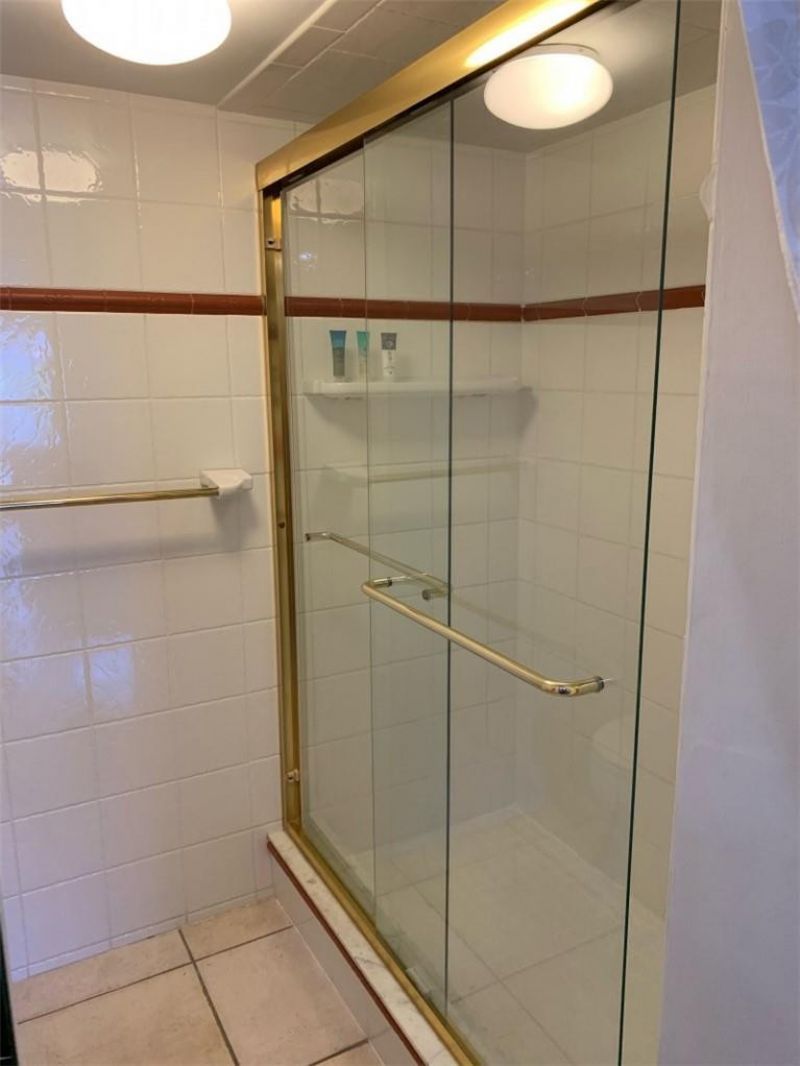 1 Alhambra Circle, Unit 407, Coral Gables, FL 33134 Photo