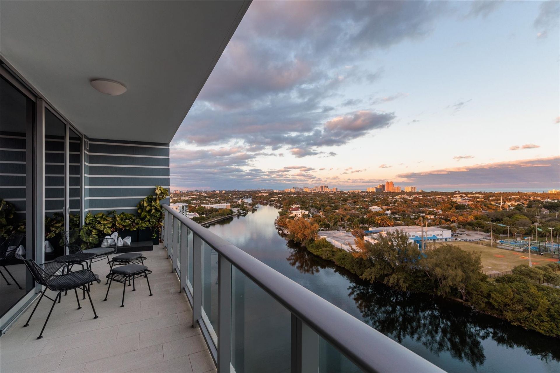 1180 N Federal Highway, Unit PH-1606, Fort Lauderdale, FL 33304 Photo