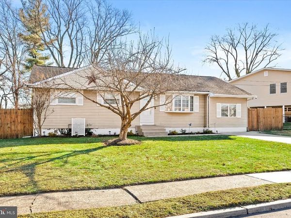 4 IMPERIAL DRIVE, HAMILTON, NJ 08690