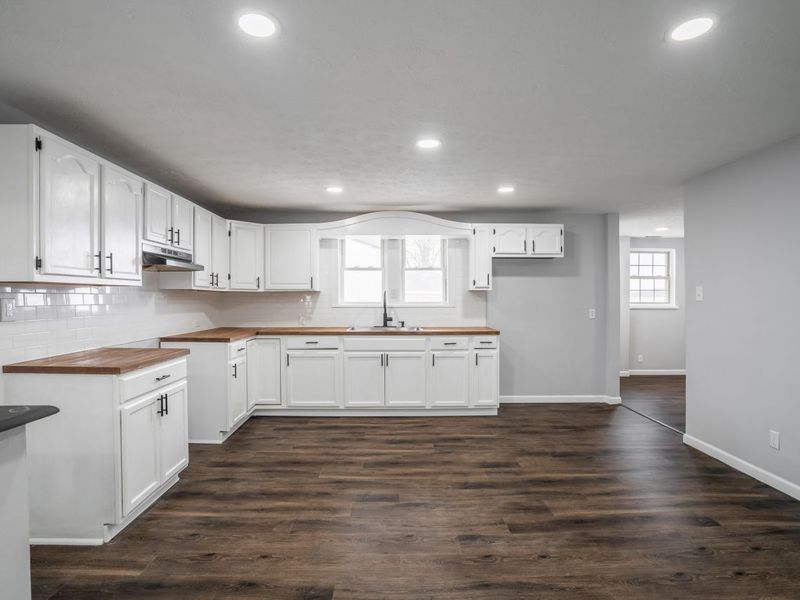 4 W Cross Street, Laura, OH 45337 Photo 9