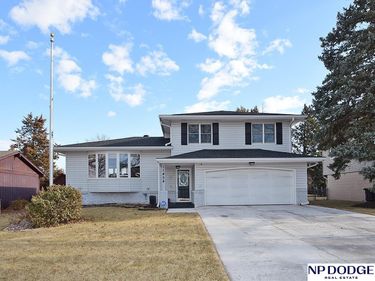 11454 Queens Drive, Omaha, NE 68164