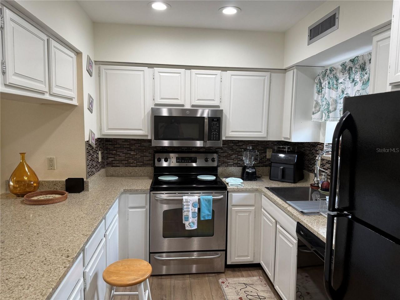 5631 Ashton Lake Drive, Unit 7, Sarasota, FL 34231 Photo