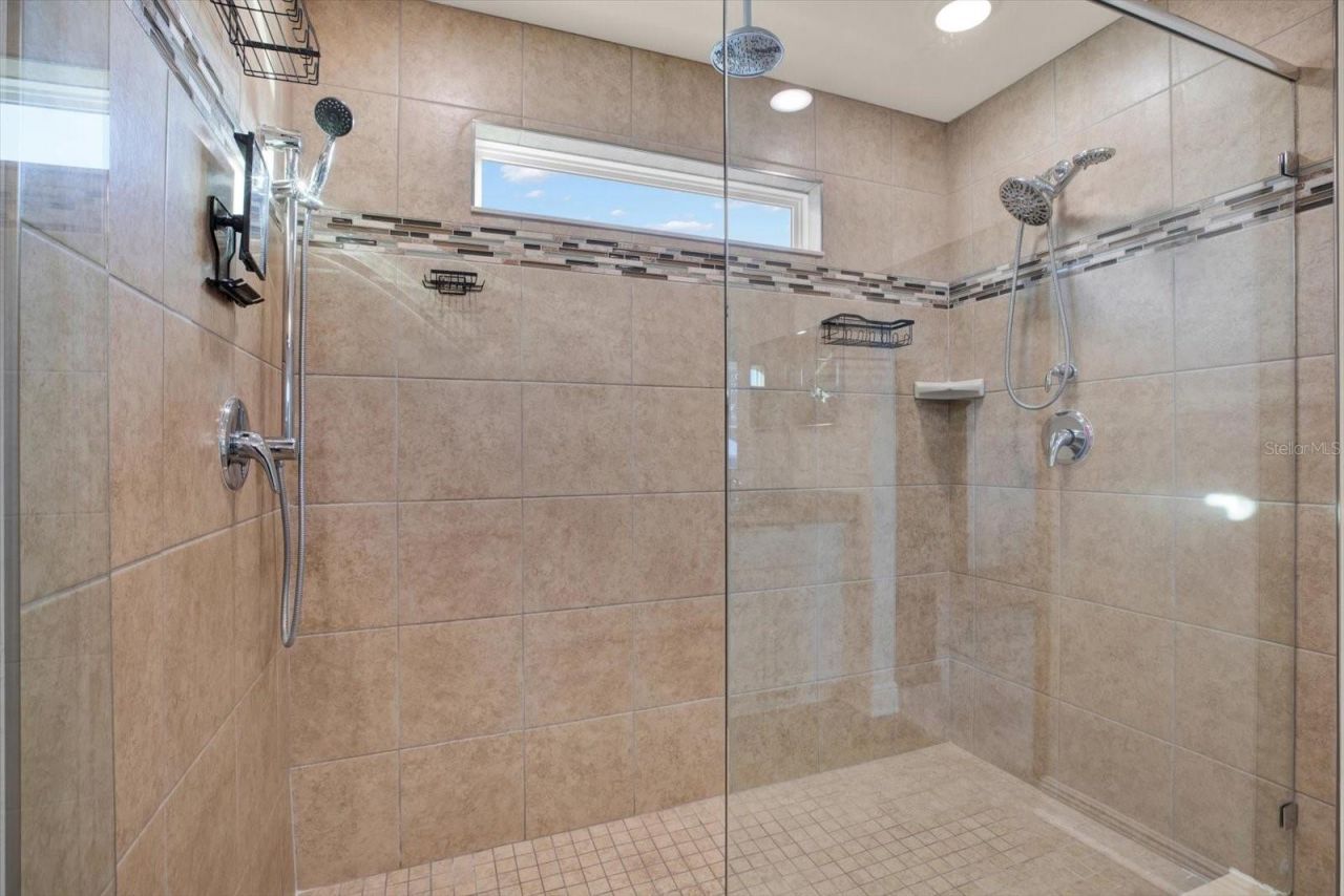 11208 Seattle Wren Avenue, Weeki Wachee, FL 34614 Photo