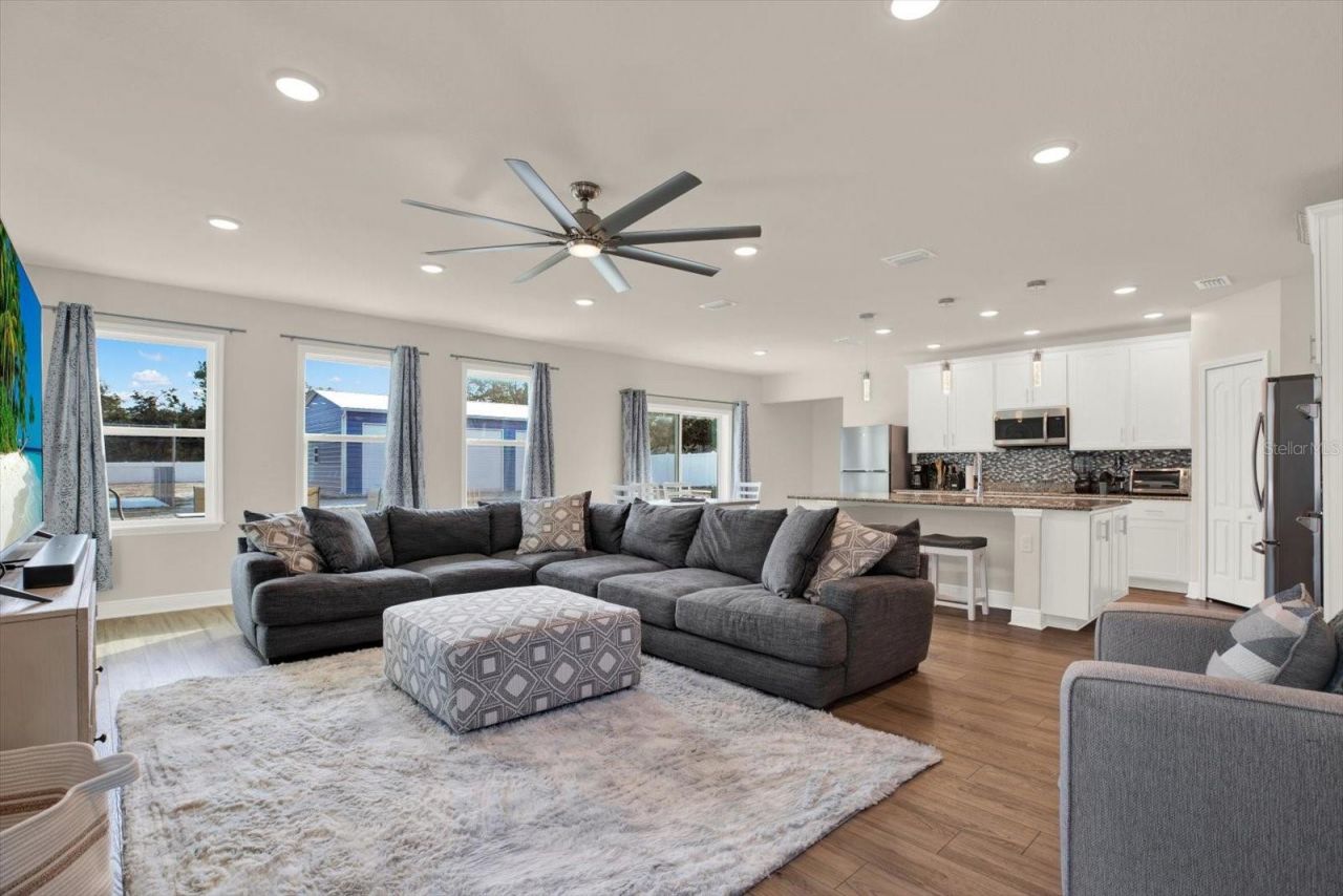 11208 Seattle Wren Avenue, Weeki Wachee, FL 34614 Photo