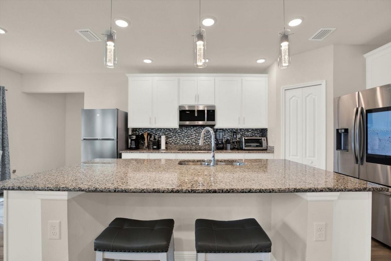 11208 Seattle Wren Avenue, Weeki Wachee, FL 34614 Photo