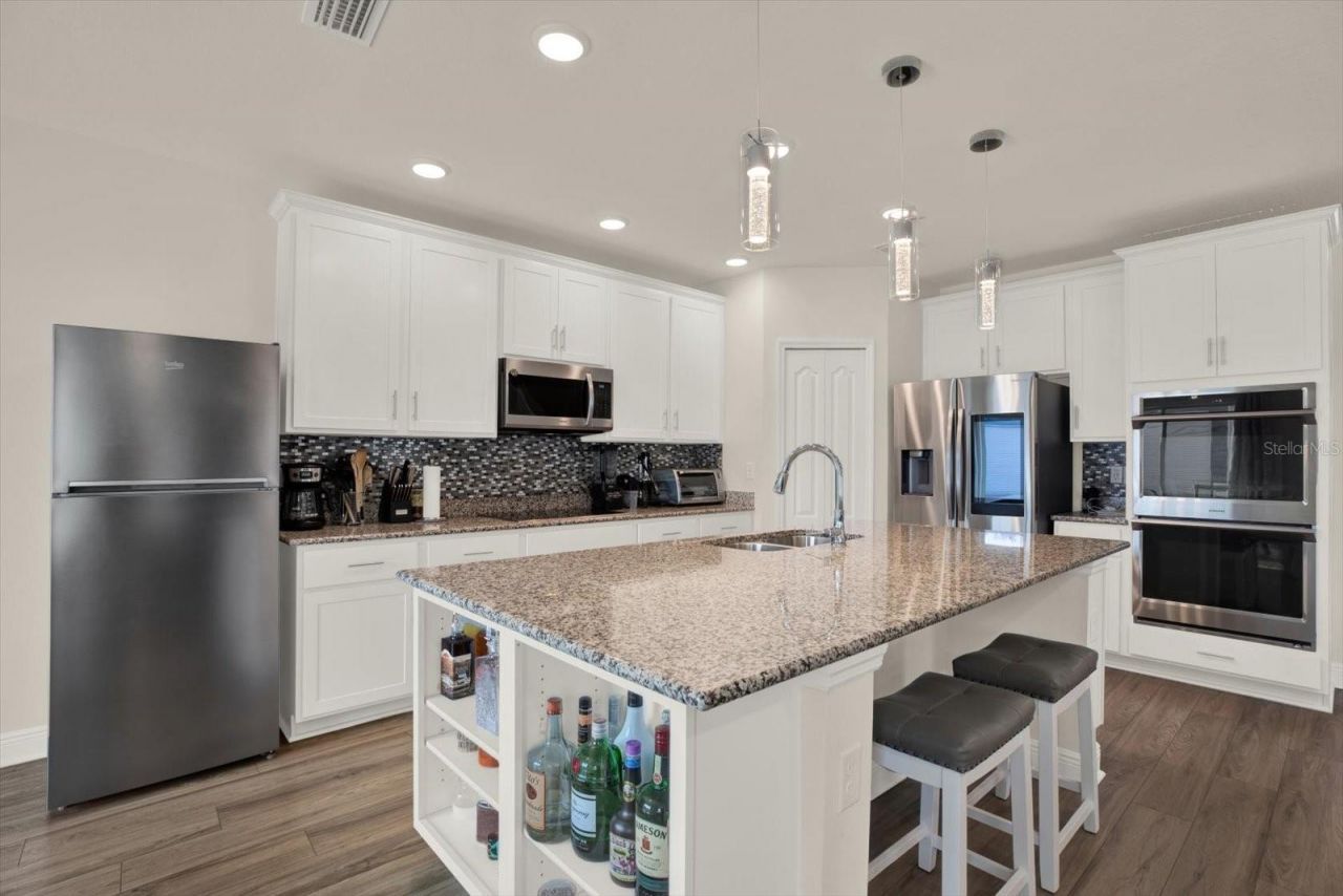 11208 Seattle Wren Avenue, Weeki Wachee, FL 34614 Photo